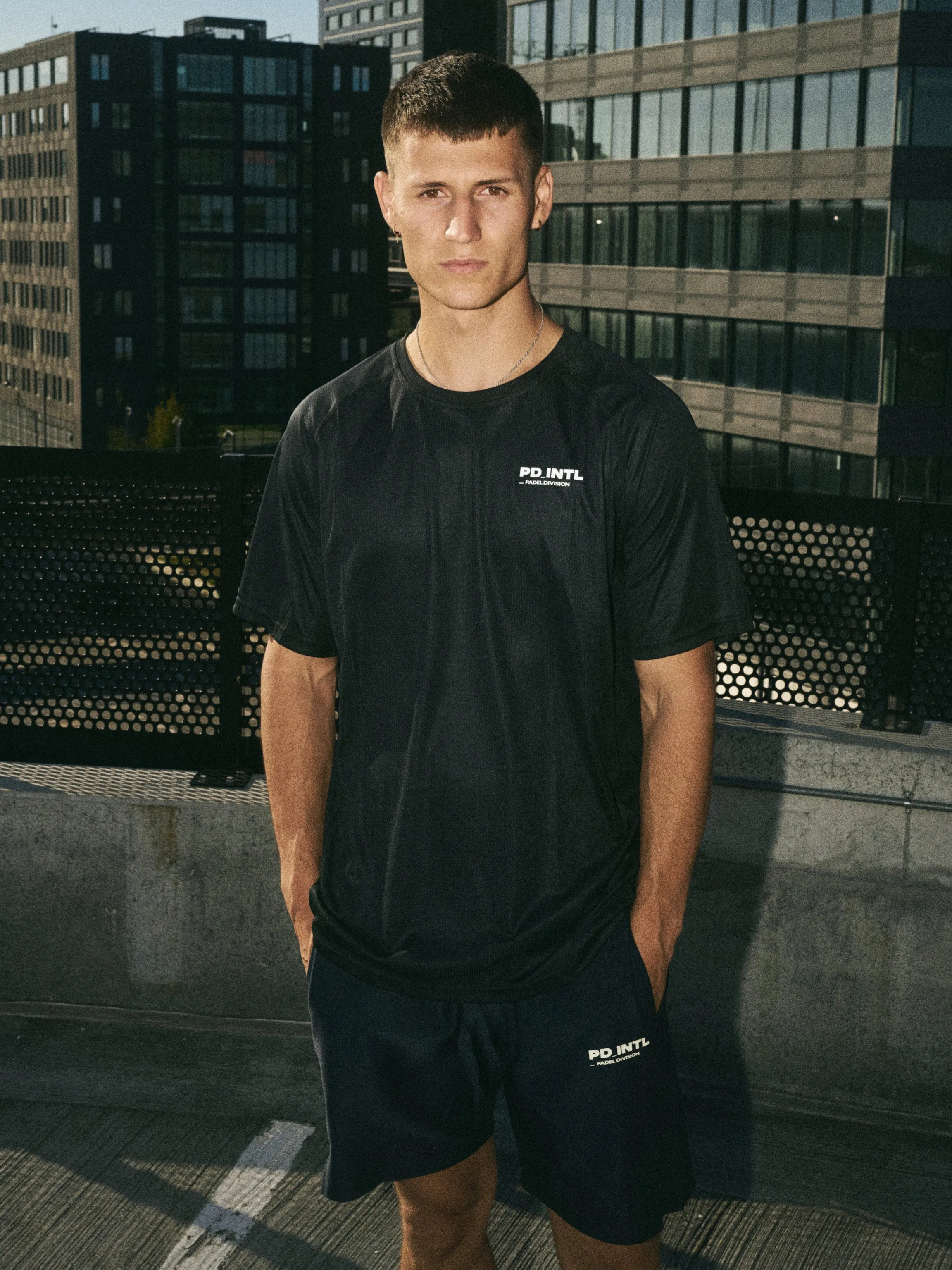 PERFORMANCE ESSENTIAL (BLACKOUT x STONE)