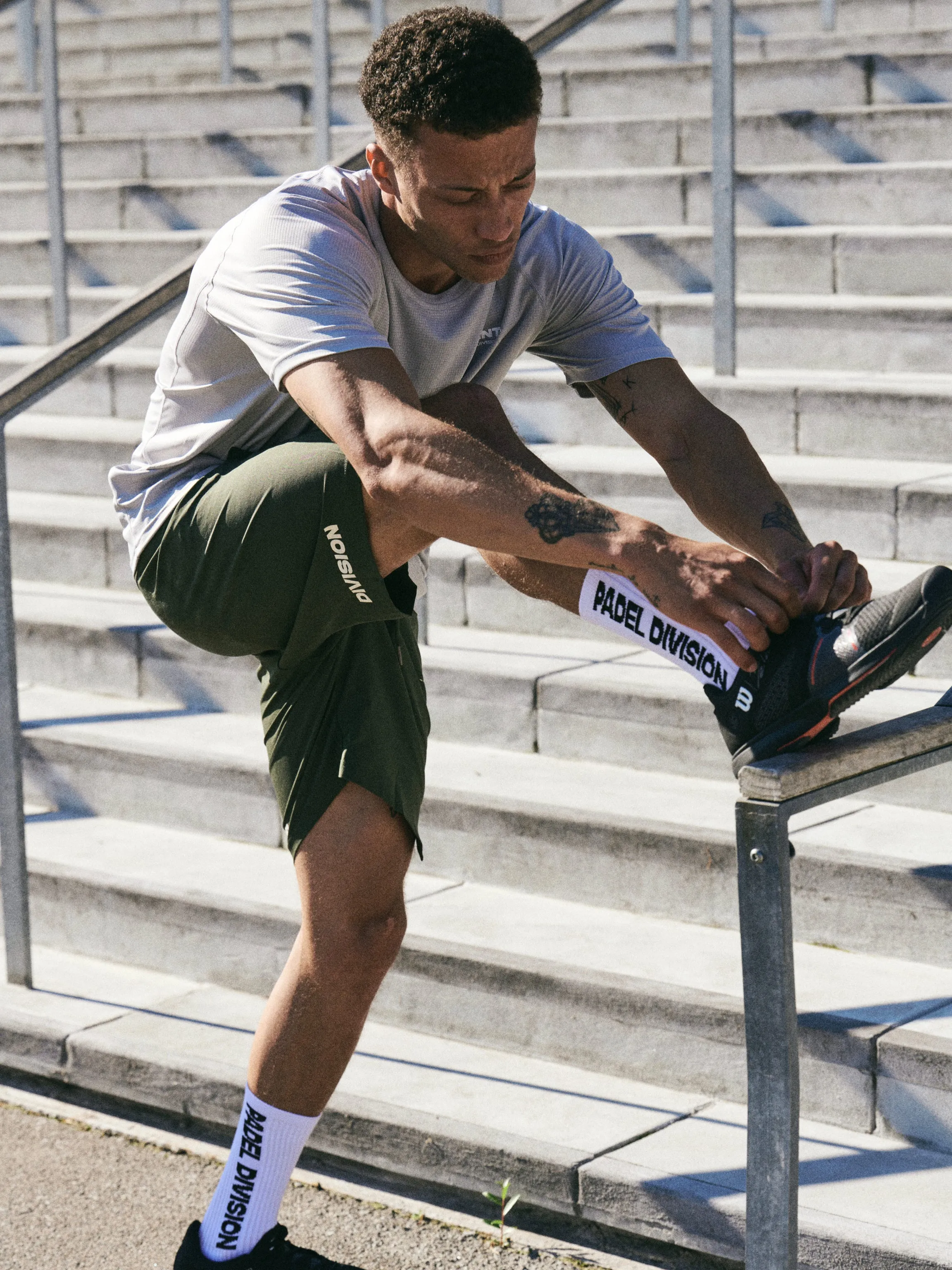 PERFORMANCE ESSENTIAL (STONE X FORREST GREEN)